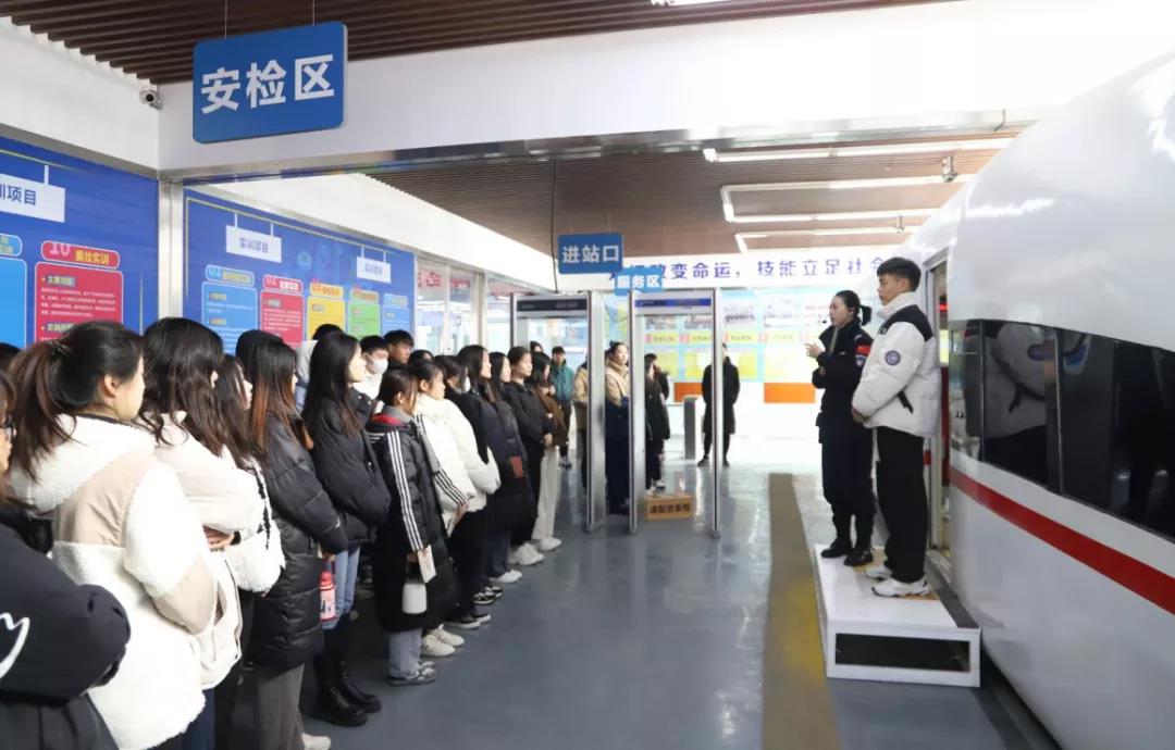 �ИI(y��)���M(j��n)У�@|�����Ј�ǰ�ؼ��g(sh��)��؛��������܉�W(xu��)�Ӽ��܉���!