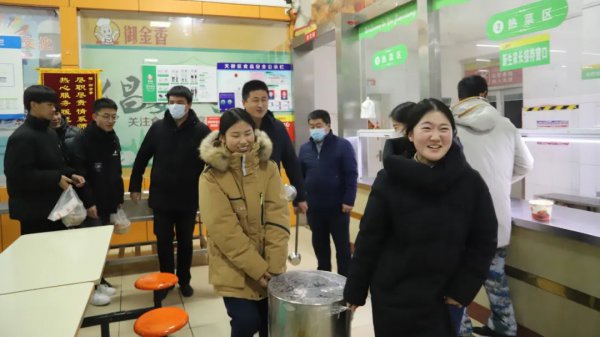 �������͜��������o(h��)����حɽ�|�fͨ�ώ�����У�W(xu��)�Ӱ�������ѩ�末