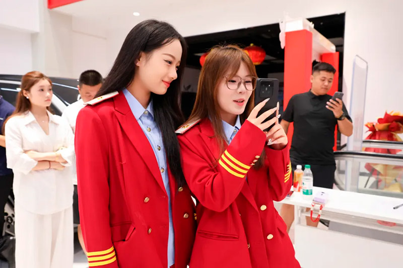 ɽ�|�f(w��n)ͨ�����W(xu��)У�s�ߡ�Ȫ���²����� �˲������������x�����ֱ���˲�����������