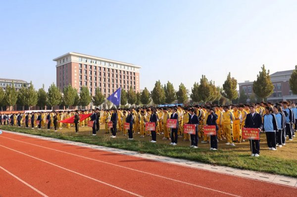 ɽ�|�fͨ2025���＾У�@�\(y��n)�ӕ��A�M�e�������(xi��ng)����ِ���c(di��n)ȼ�ഺ����